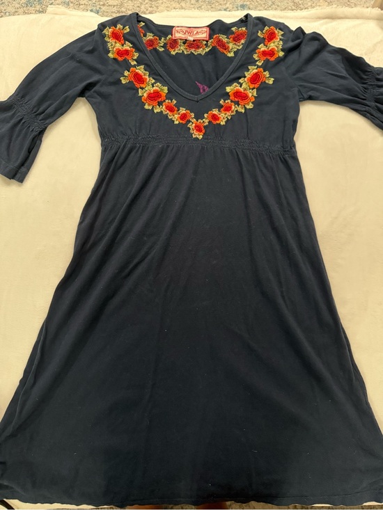 Johnny Was Dresses & Skirts - Johnny Was JWLA Navy V-neck Dress with Embroidery; Bird on Back Size S E13